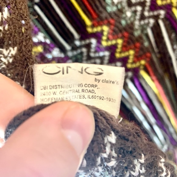 CLAIRES woman’s polyester and wool brown scarf - Picture 2 of 3